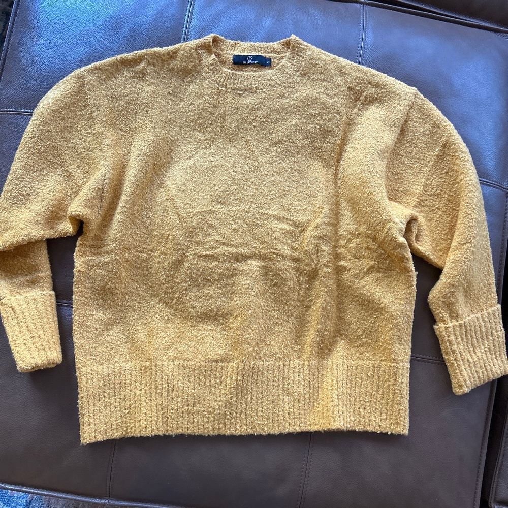 Golden, oversized, sweater